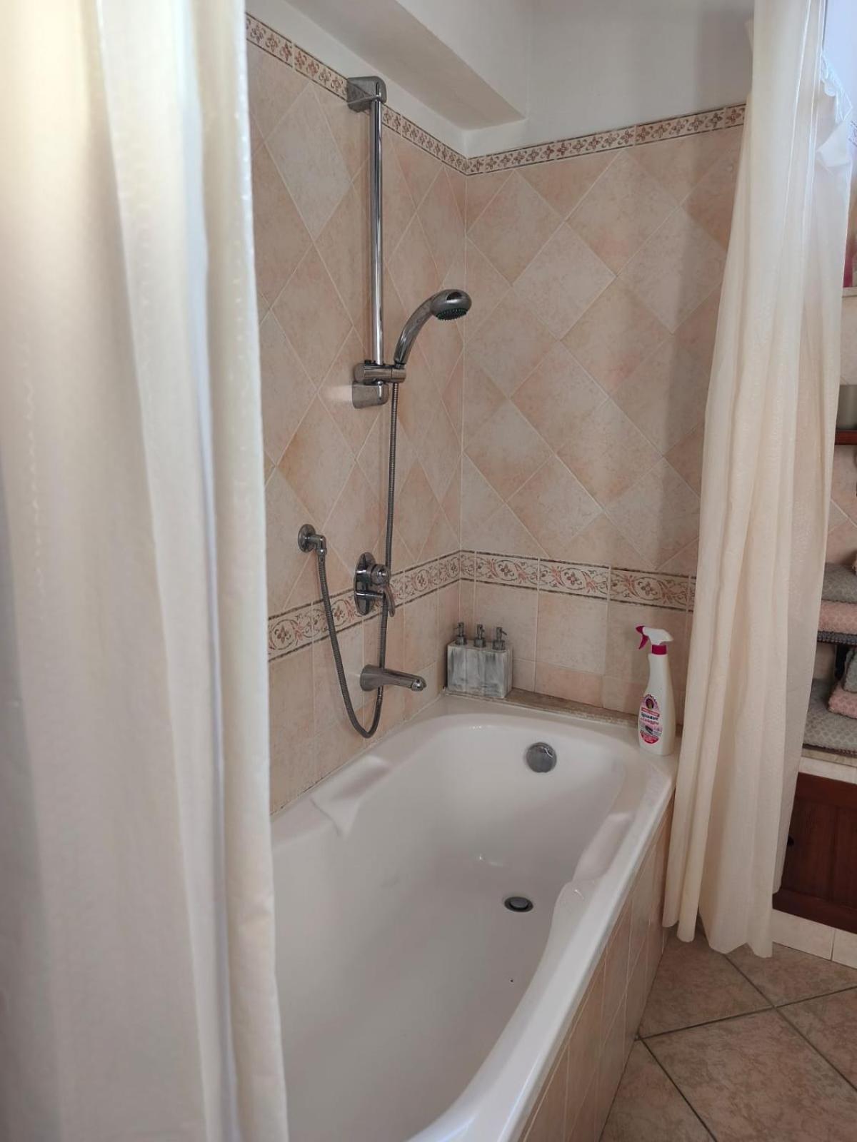 B&B Federica Cagliari Bagian luar foto